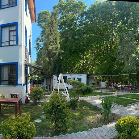 Sakliderebutikotel Едремит Екстериор снимка